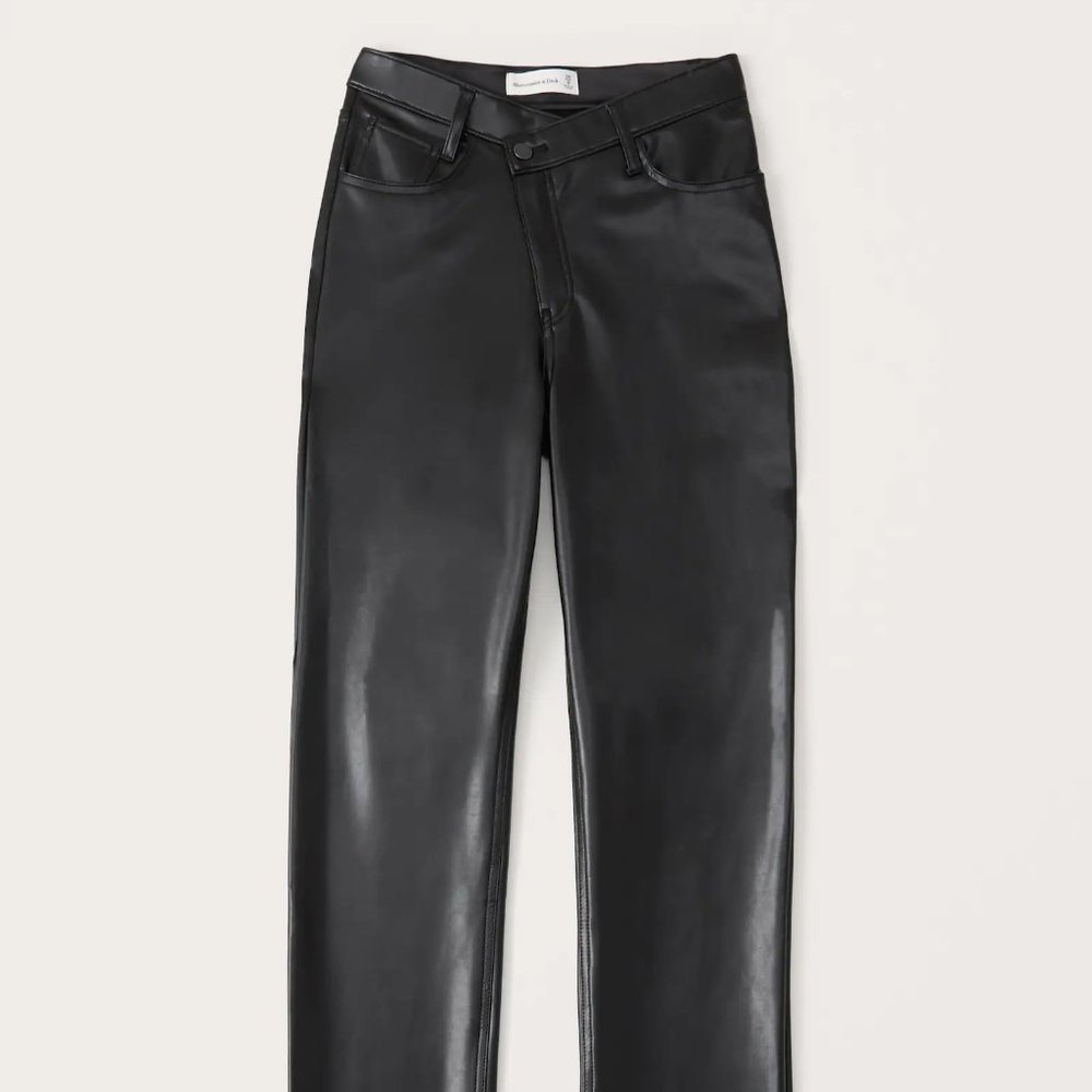 Brand New Abercrombie Vegan Leather Dad Pants (tik tok sensation) in black